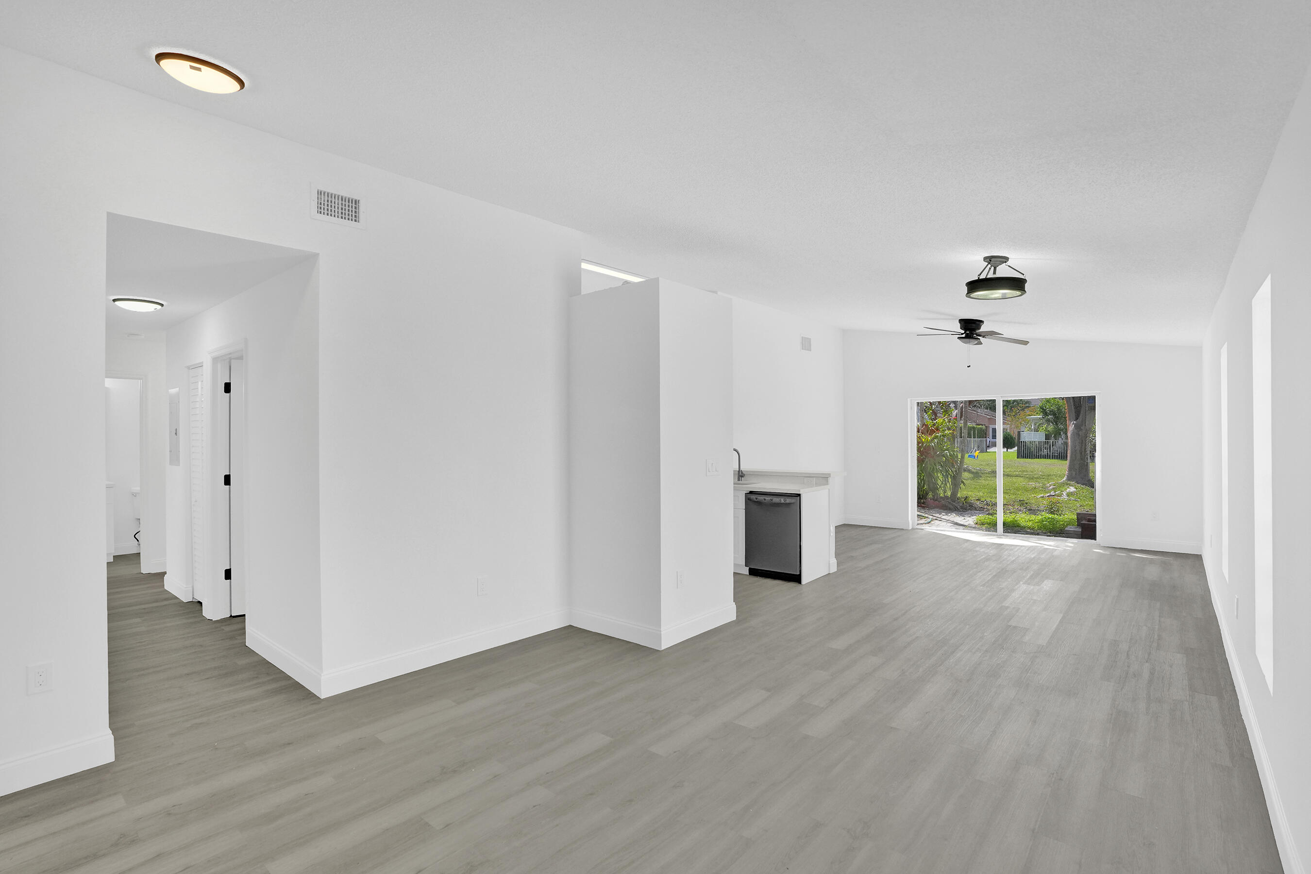 16440 Southwest 96th Terrace Miami, FL 33196 - Photo 2 of 22 DSC06863