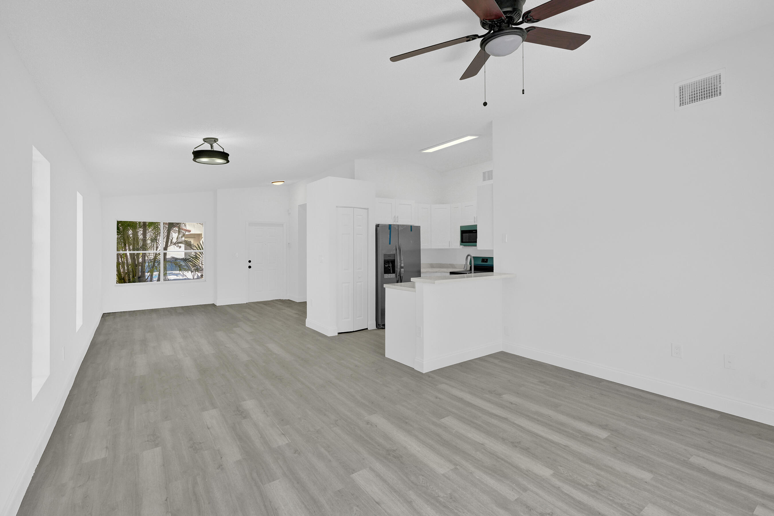 16440 Southwest 96th Terrace Miami, FL 33196 - Photo 4 of 22 DSC06875