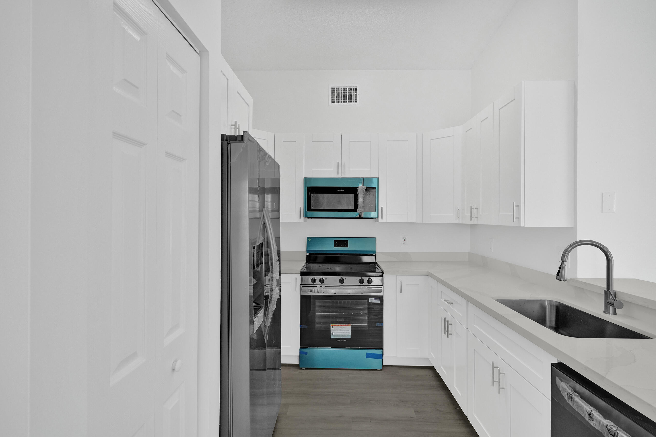 16440 Southwest 96th Terrace Miami, FL 33196 - Photo 5 of 22 DSC06884