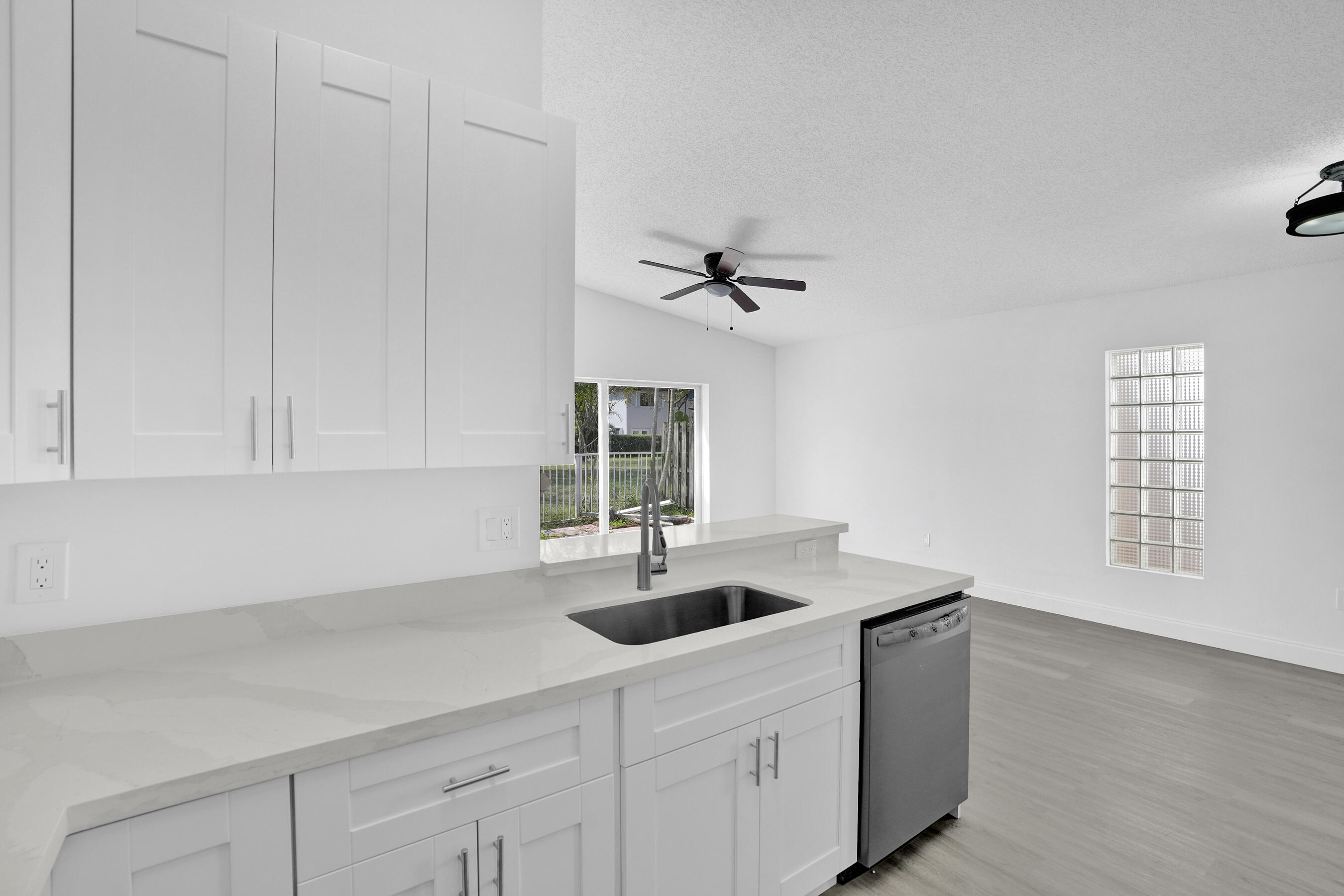 16440 Southwest 96th Terrace Miami, FL 33196 - Photo 6 of 22 DSC06887