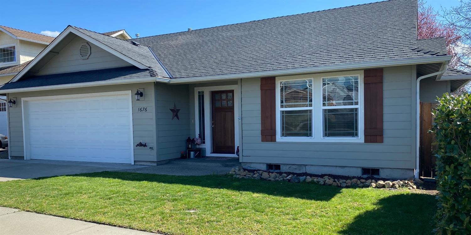 1676 Leonard Road Grants Pass, OR 97527 - Photo 1 of 24 Primary Photo