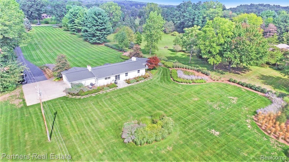 3475 Patterson Lk Road Pinckney, MI 48169 - Photo 3 of 40 DJI_0028.jpg