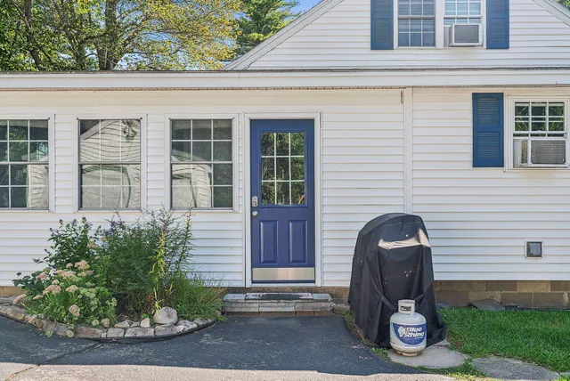 $995,000 | 7 Cappy's Lane, York, ME 03909