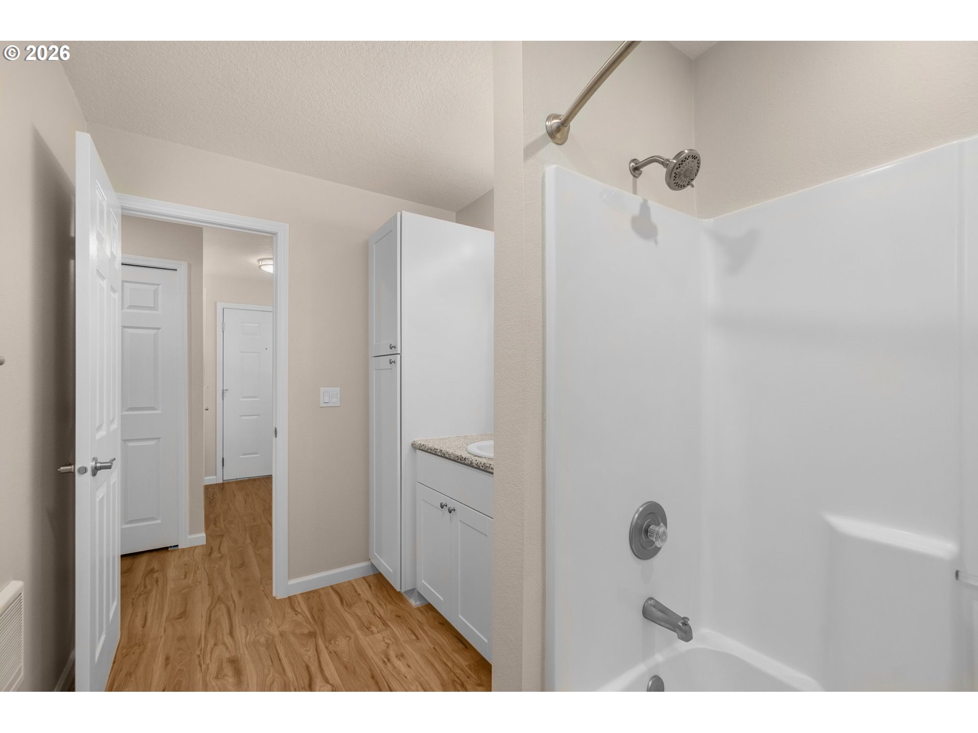 10660 Southwest Davies Road, Unit 40 Beaverton, OR 97008 - Photo 30 of 45 Bathroom