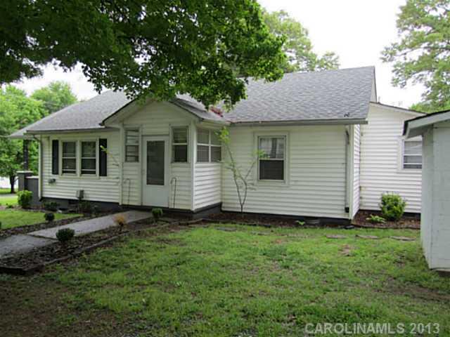 200 Tuckaseege Road Mount Holly, NC 28120 - Photo 3 of 16 Gallery Image 3
