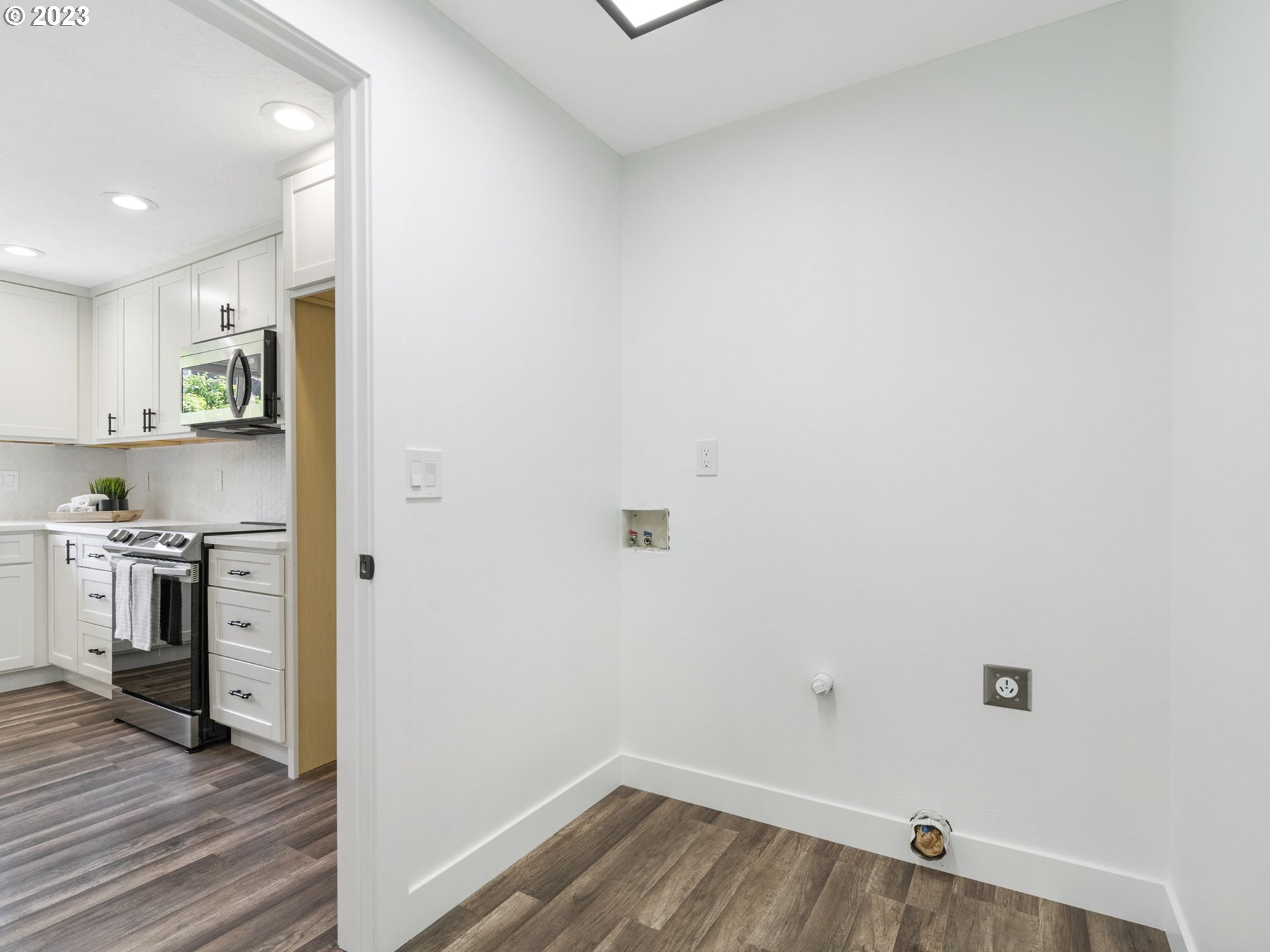 15268 Penny Avenue Sandy, OR 97055 - Photo 17 of 35 a view of kitchen with wooden floor
