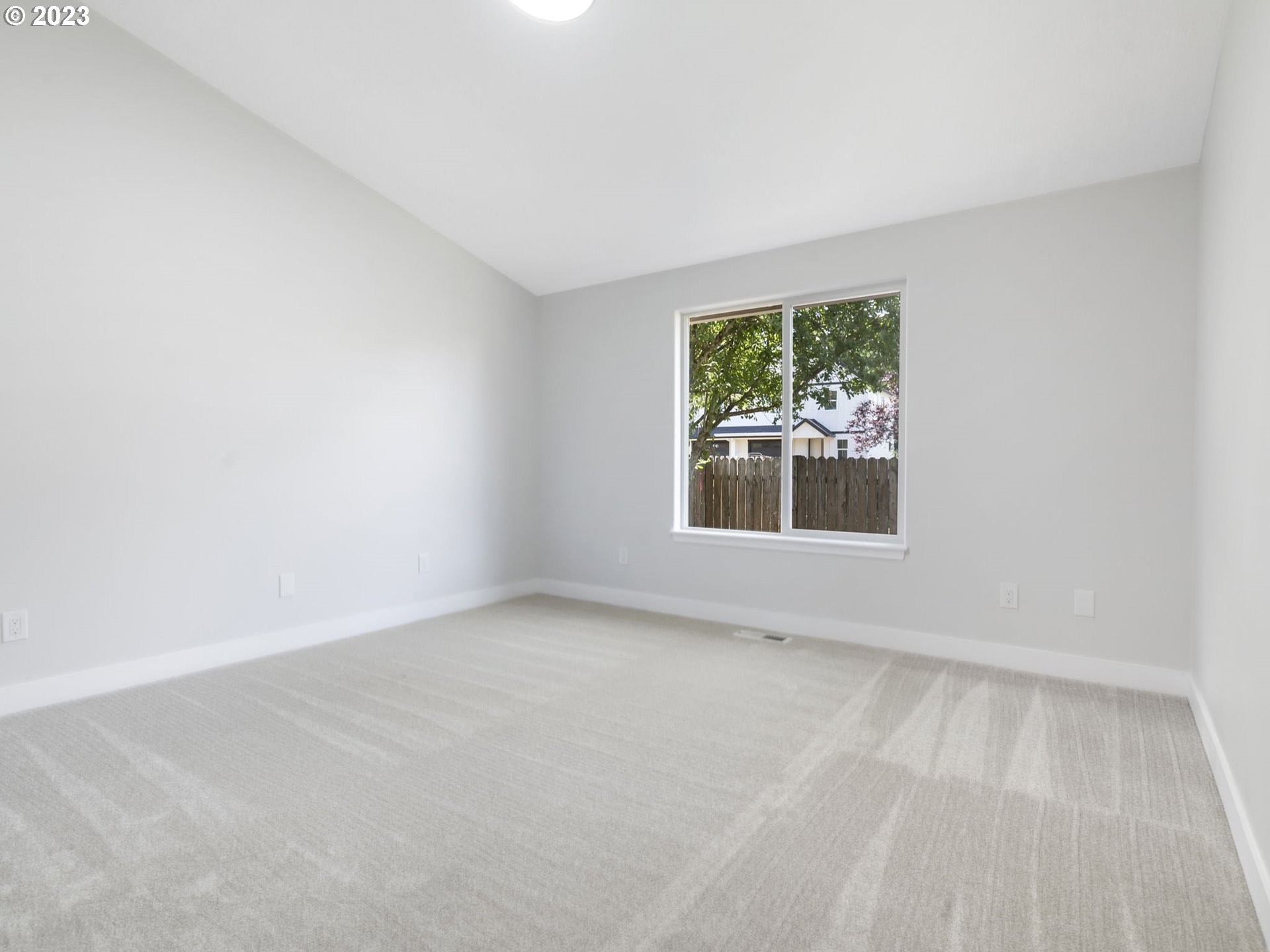 15268 Penny Avenue Sandy, OR 97055 - Photo 18 of 35 an empty room with a window