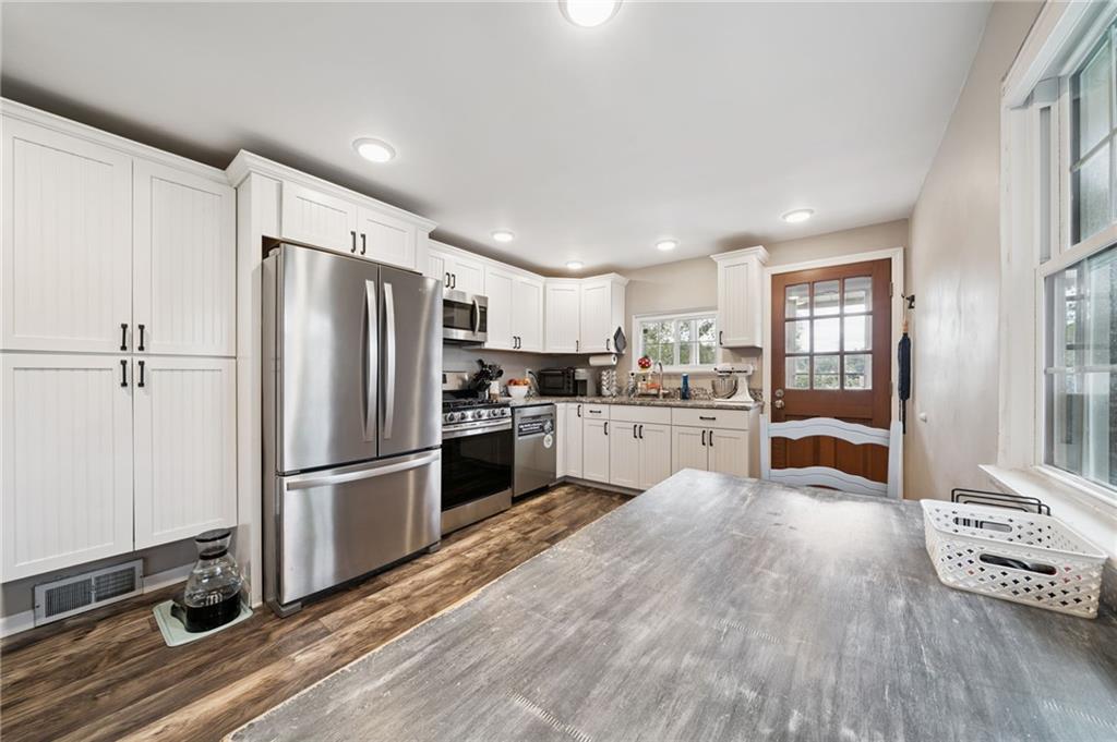 1842 Haymaker Road Monroeville, PA 15146 - Photo 5 of 23 Gallery Image 5