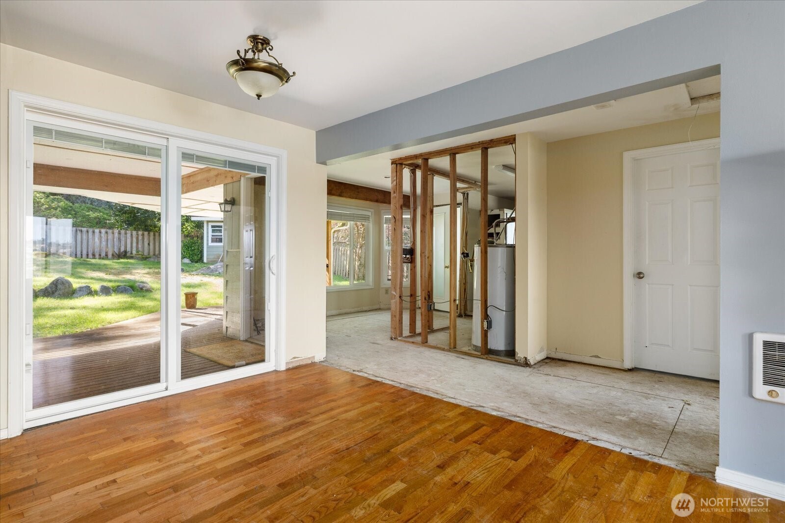 5443 Pleasant View Lane Freeland, WA 98249 - Photo 12 of 40