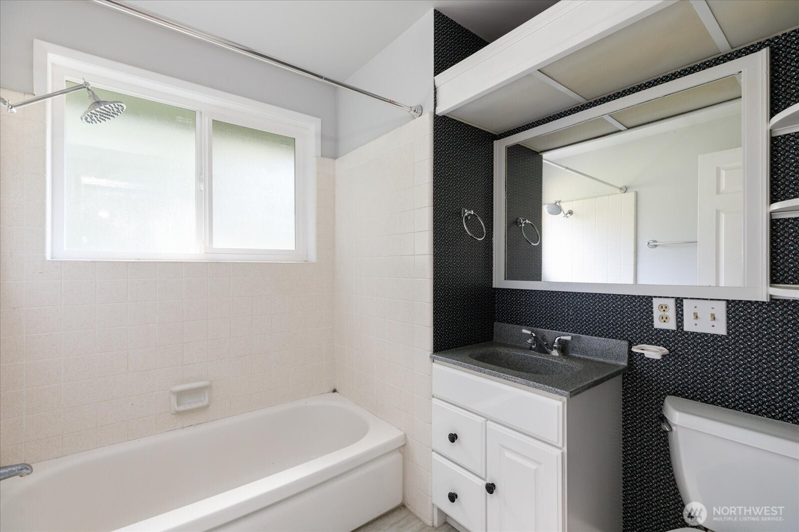 5443 Pleasant View Lane Freeland, WA 98249 - Photo 24 of 40