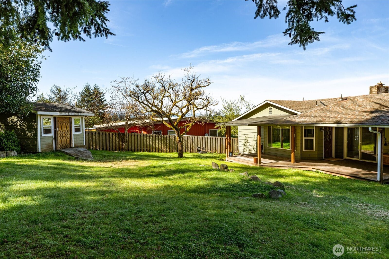 5443 Pleasant View Lane Freeland, WA 98249 - Photo 32 of 40