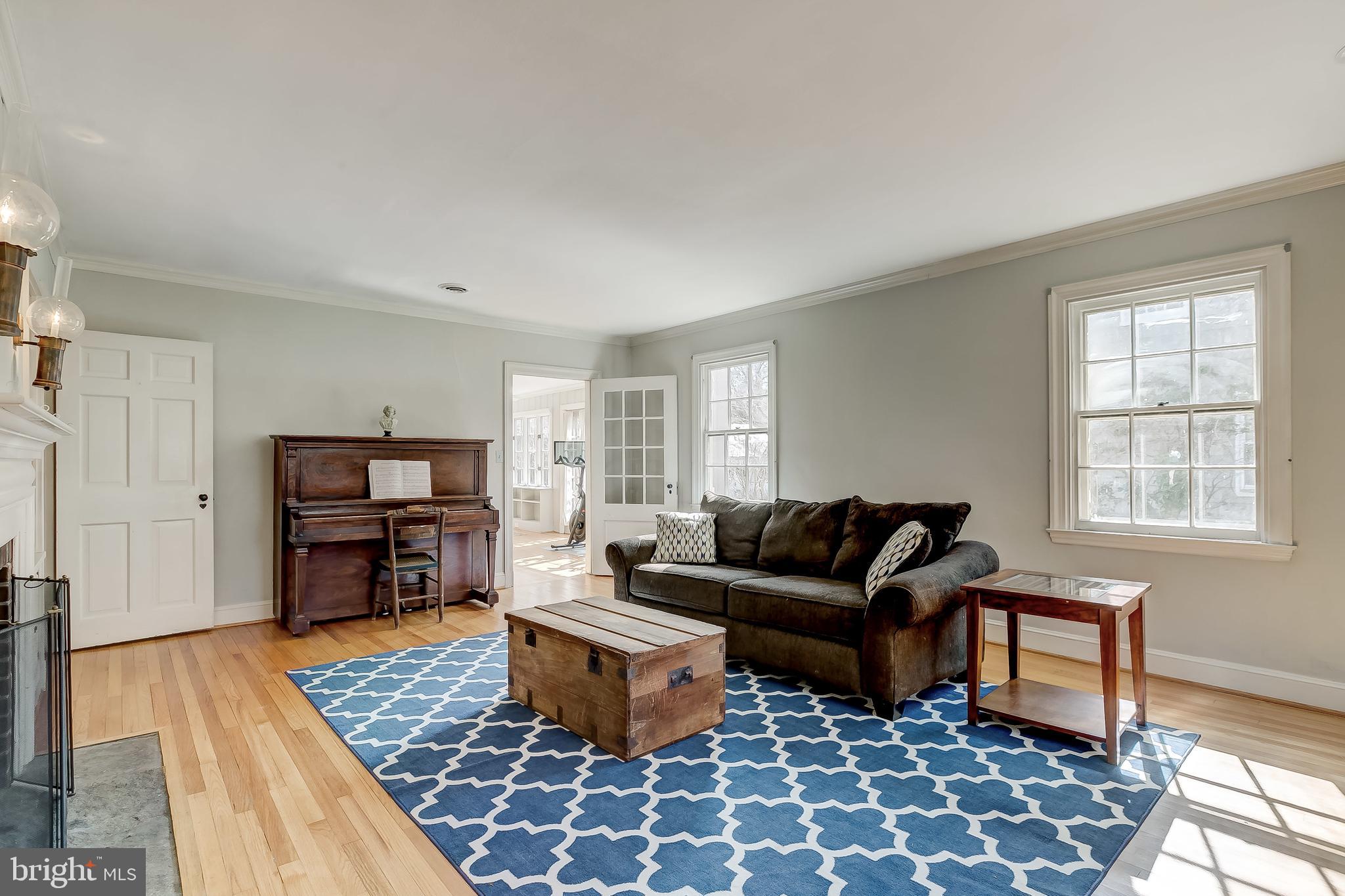 505 Nottingham Road Baltimore, MD 21229 - Photo 4 of 36 Gallery Image 4