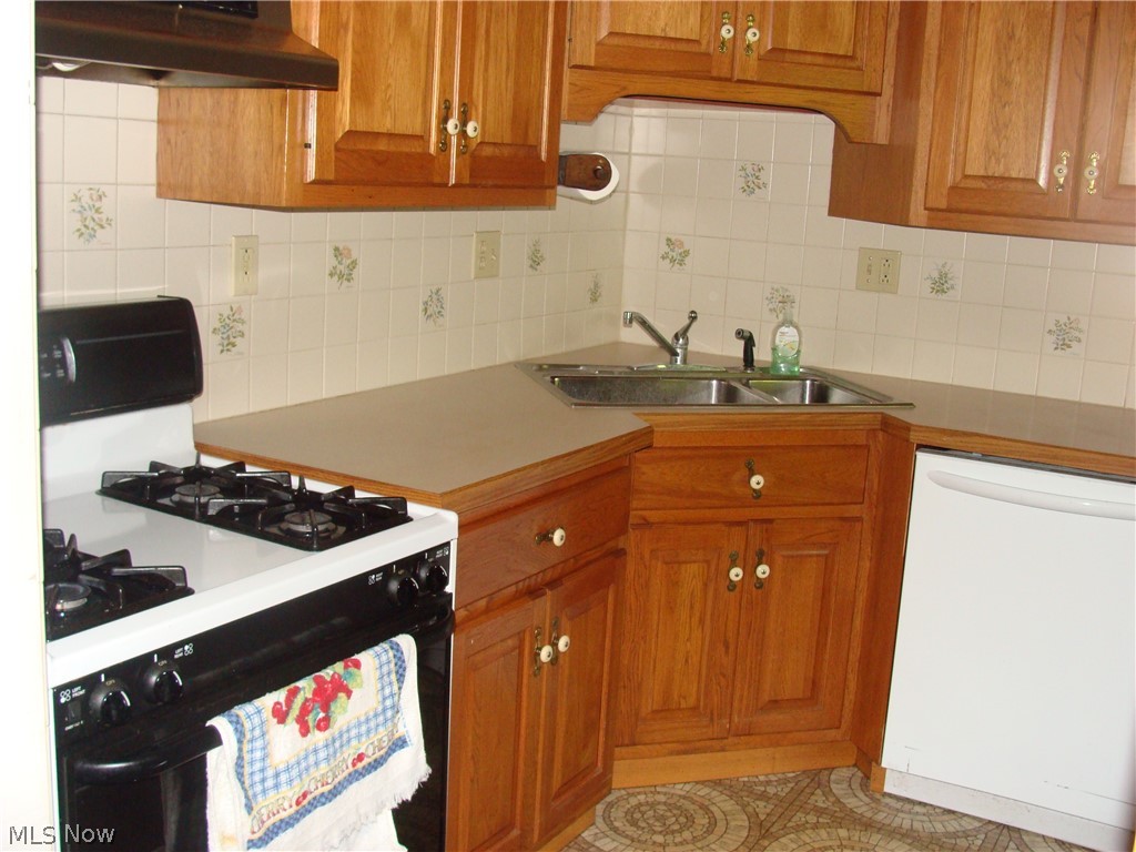 31990 Tower Road Salem, OH 44460 - Photo 12 of 24 another kitchen view