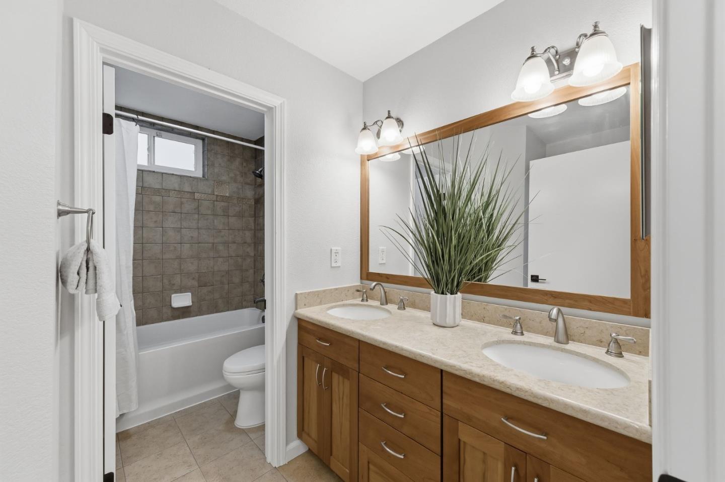 905 West Middlefield Road, Unit 971 Mountain View, CA 94043 - Photo 17 of 29