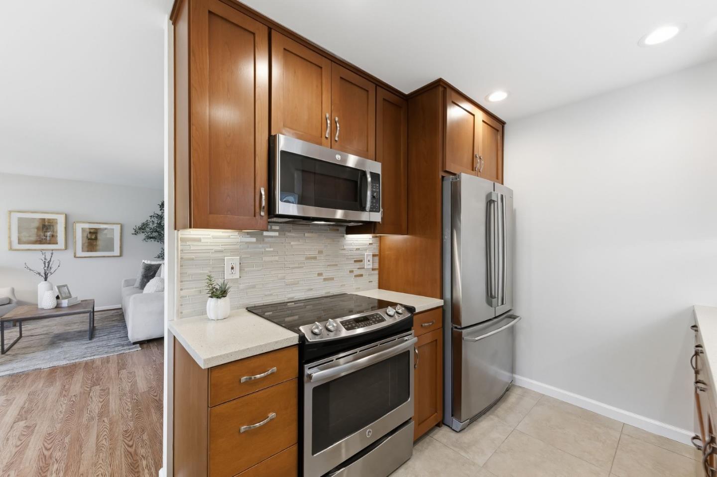 905 West Middlefield Road, Unit 971 Mountain View, CA 94043 - Photo 8 of 29