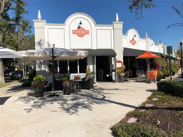 a view of the dinning table and chairs in the patio