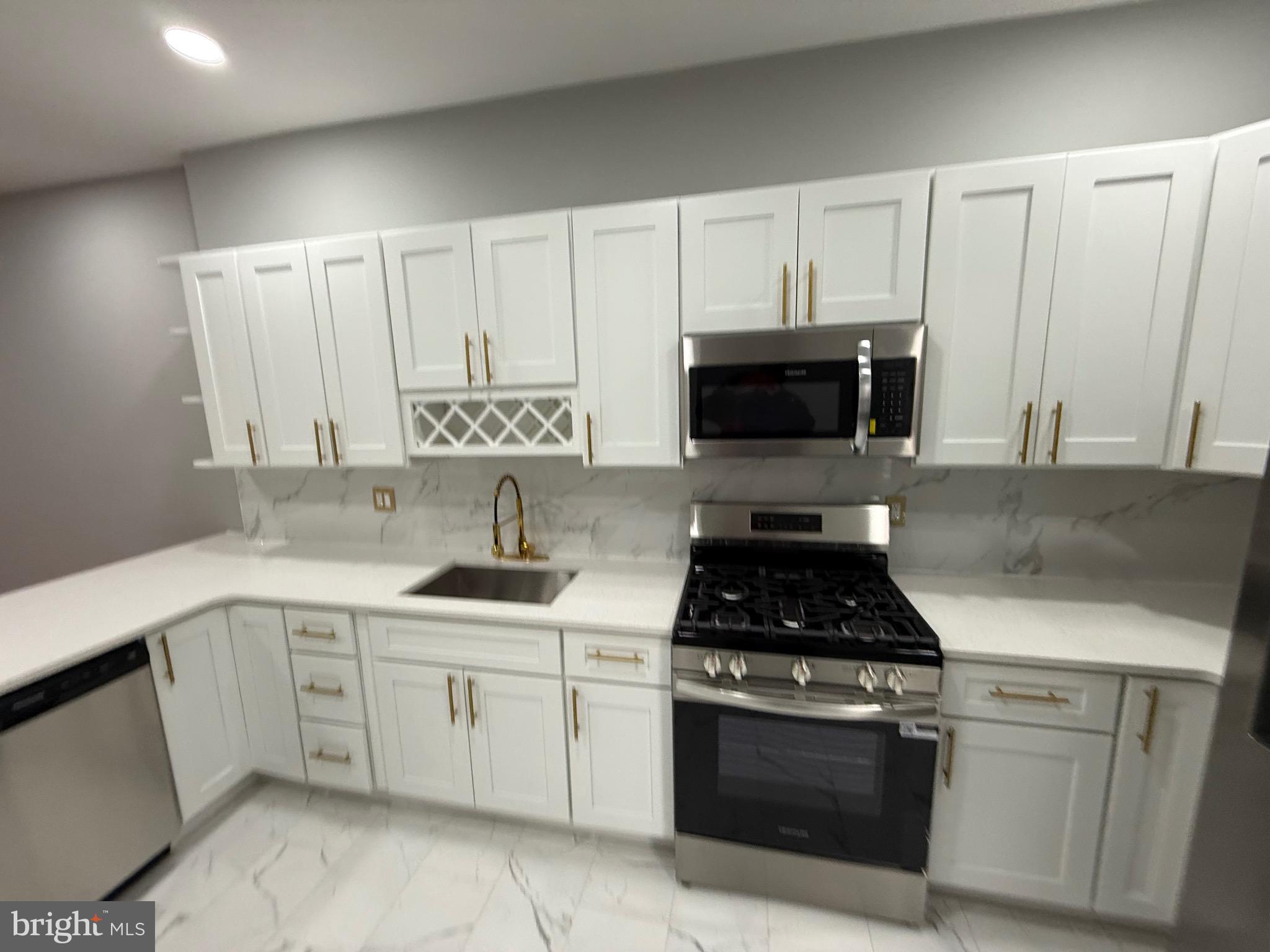 2122 West Toronto Street Philadelphia, PA 19132 - Photo 19 of 112