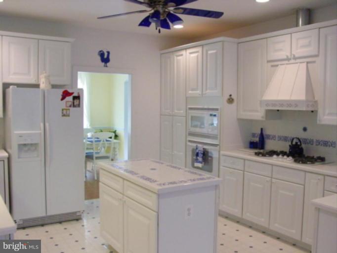 13436 Mattox Drive King George, VA 22485 - Photo 8 of 16 Gourmet Gas Kitchen