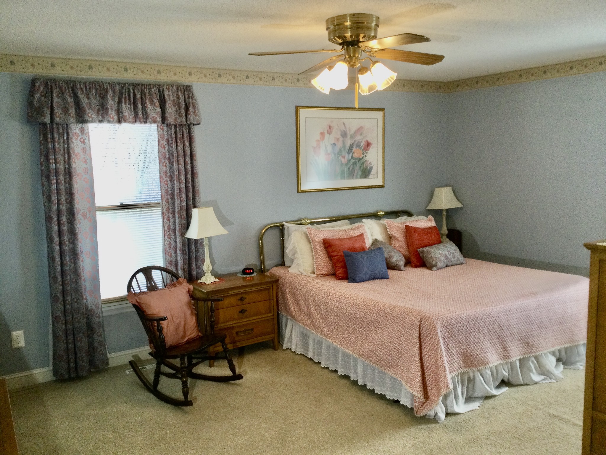 463 Dripping Springs Road Winchester, TN 37398 - Photo 11 of 25 a bedroom with a bed and a chandelier