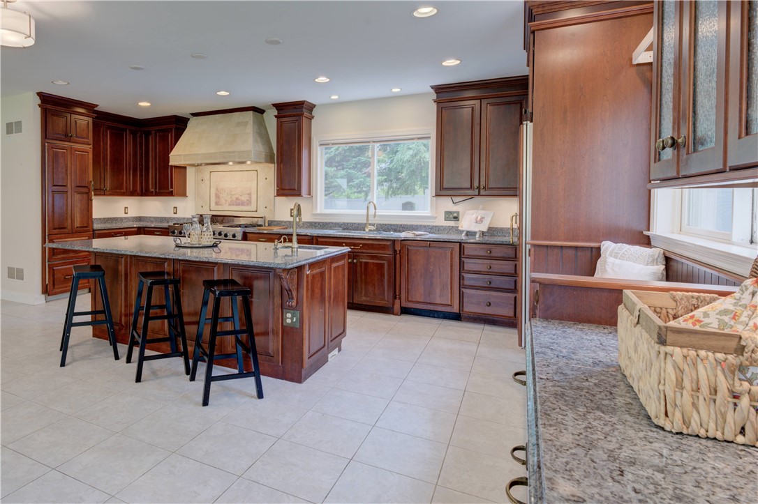 23 Pinetop Road Barrington, RI 02806 - Photo 12 of 47