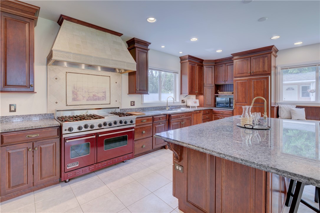 23 Pinetop Road Barrington, RI 02806 - Photo 14 of 47