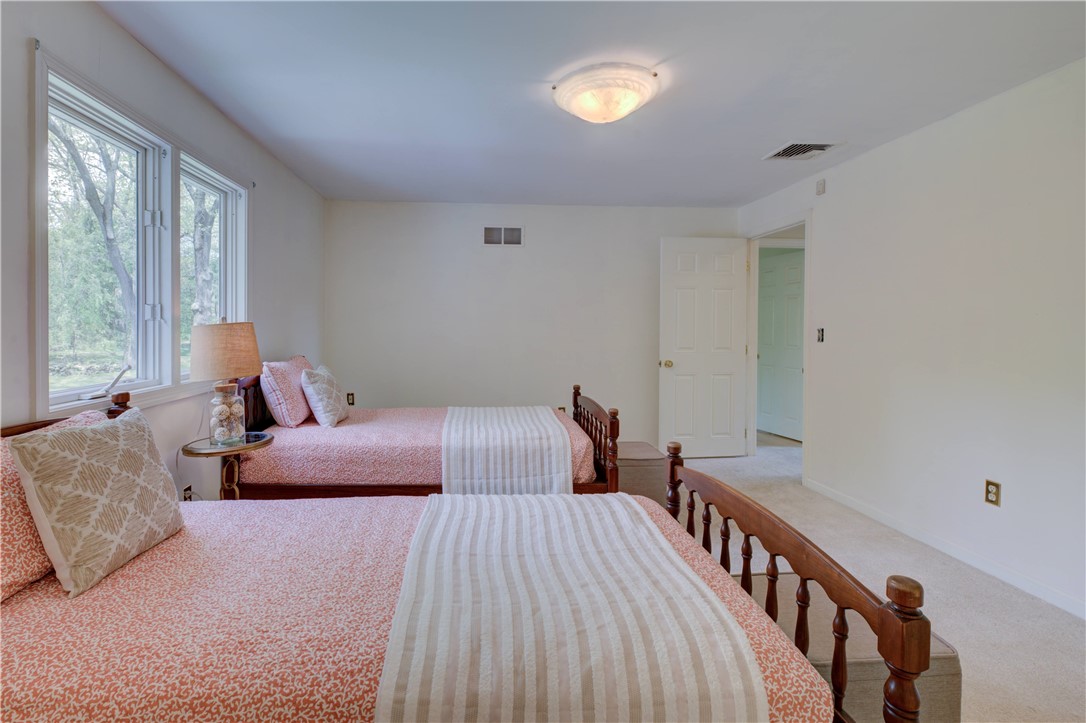 23 Pinetop Road Barrington, RI 02806 - Photo 24 of 47