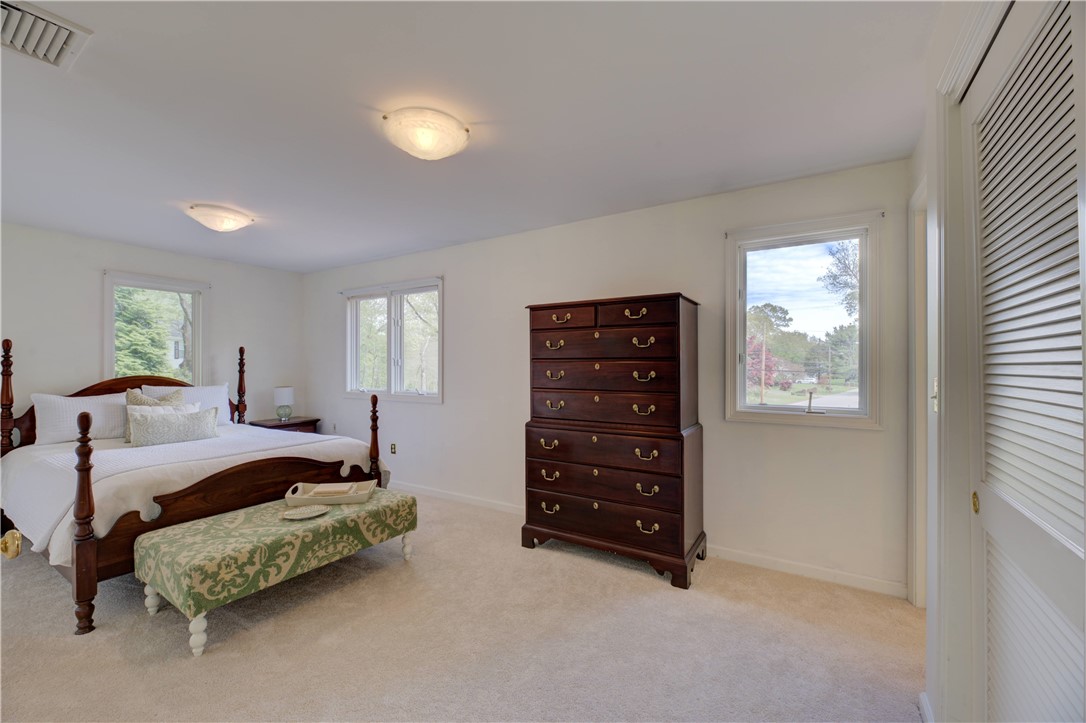 23 Pinetop Road Barrington, RI 02806 - Photo 26 of 47