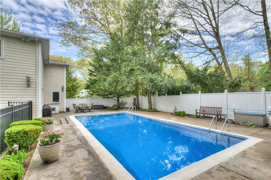 23 Pinetop Road Barrington, RI 02806 - Photo 42 of 47