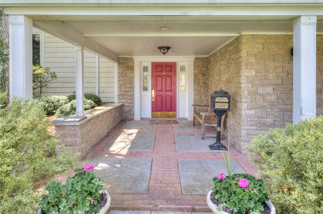 23 Pinetop Road Barrington, RI 02806 - Photo 5 of 47