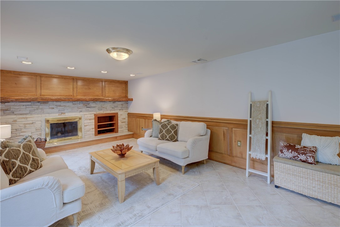 23 Pinetop Road Barrington, RI 02806 - Photo 9 of 47