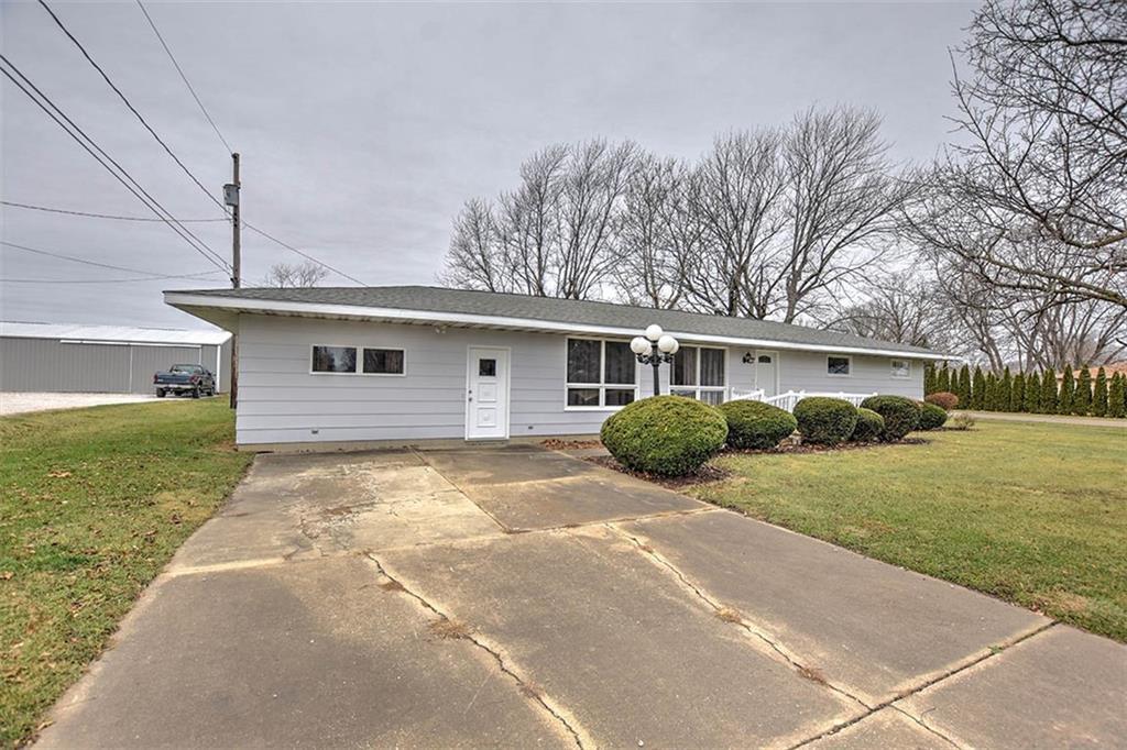 219 North Lincoln Street, Cerro Gordo, IL 61818 Compass