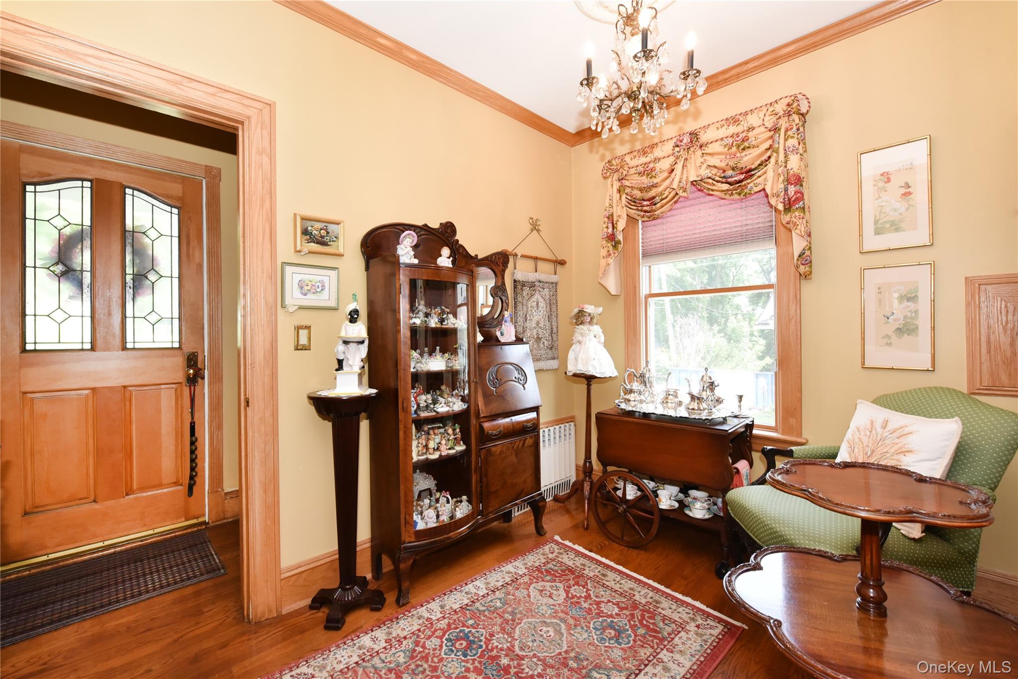 328 38th Road Queens, NY 11363 - Photo 5 of 35