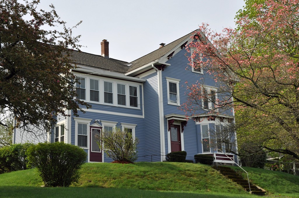 21 Oak Street Clinton, MA 01510 - Photo 1 of 29