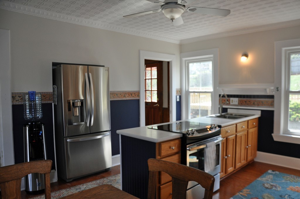 21 Oak Street Clinton, MA 01510 - Photo 2 of 29