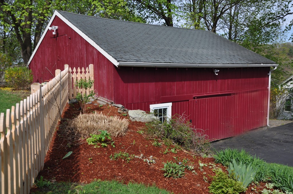 21 Oak Street Clinton, MA 01510 - Photo 21 of 29
