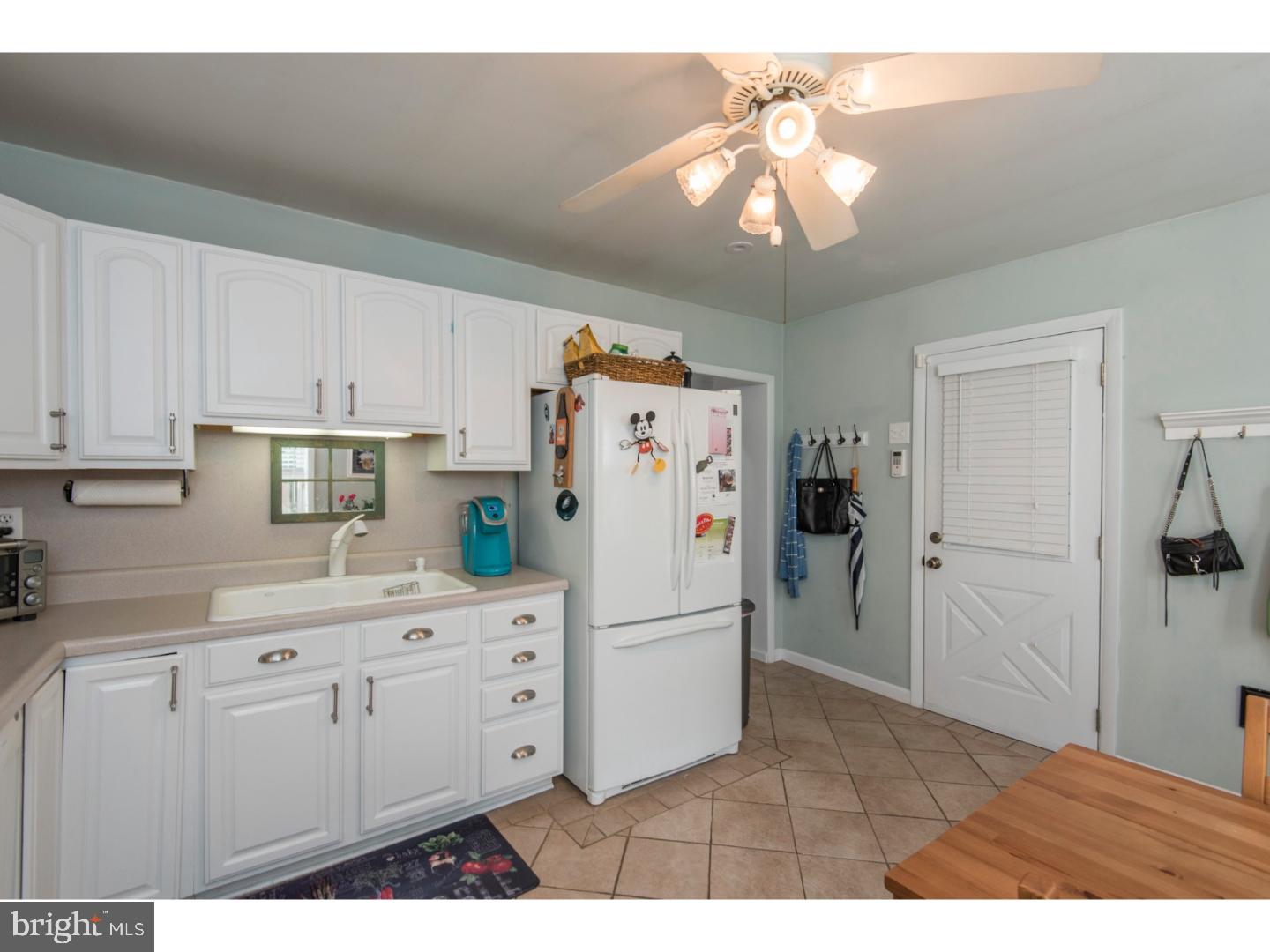 482 Ripka Street Philadelphia, PA 19128 - Photo 11 of 25 Kitchen