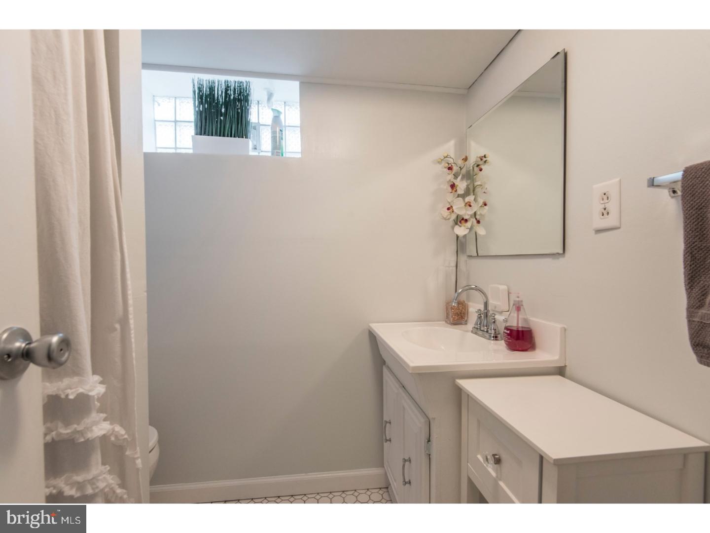 482 Ripka Street Philadelphia, PA 19128 - Photo 19 of 25 Bathroom