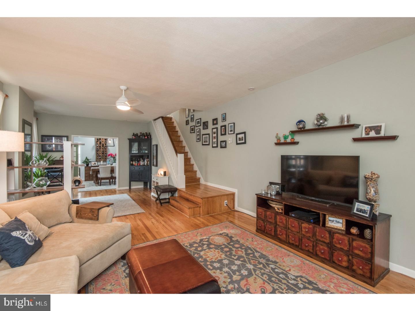 482 Ripka Street Philadelphia, PA 19128 - Photo 3 of 25 Living Room