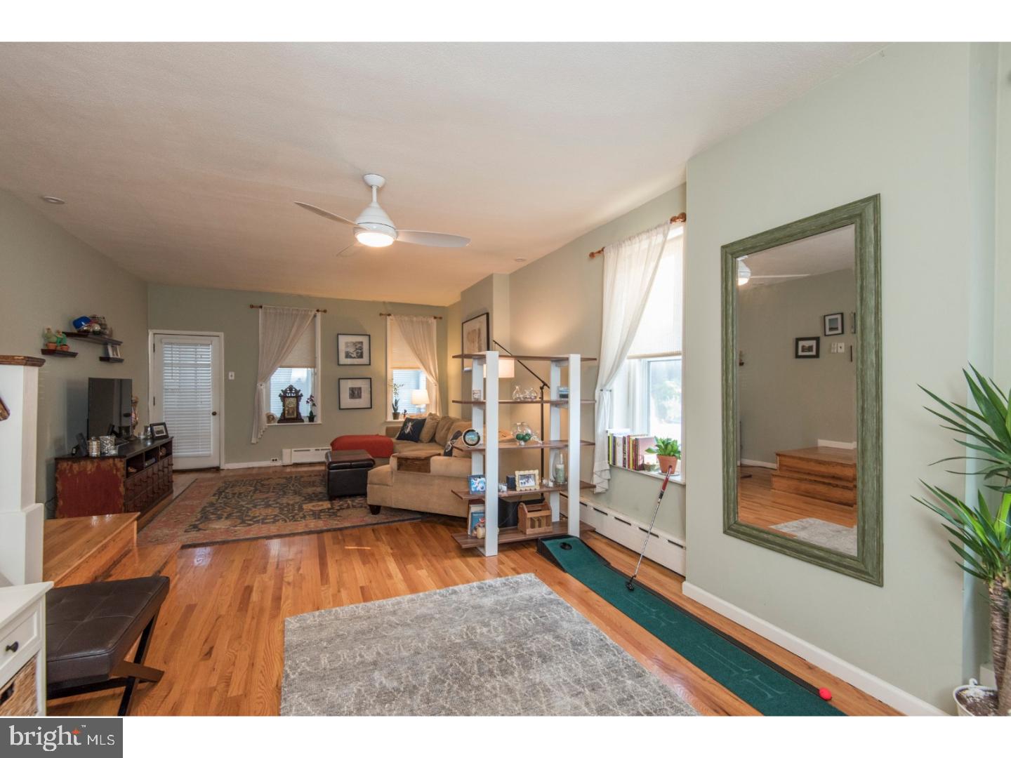 482 Ripka Street Philadelphia, PA 19128 - Photo 6 of 25 Living Room