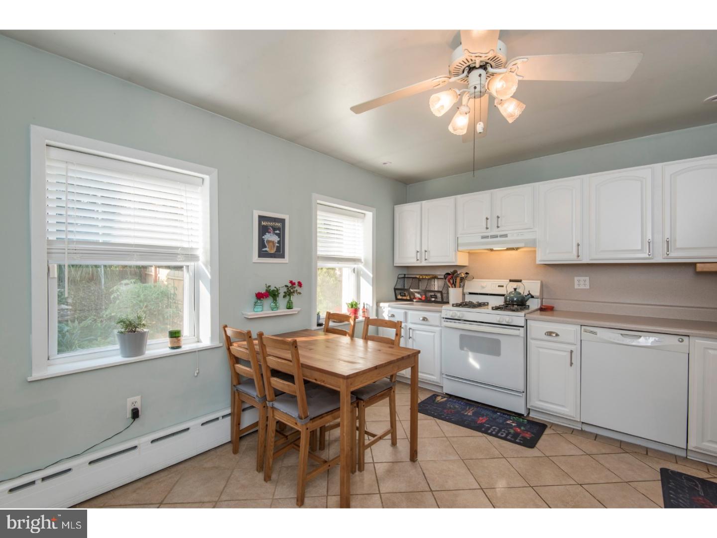 482 Ripka Street Philadelphia, PA 19128 - Photo 9 of 25 Kitchen