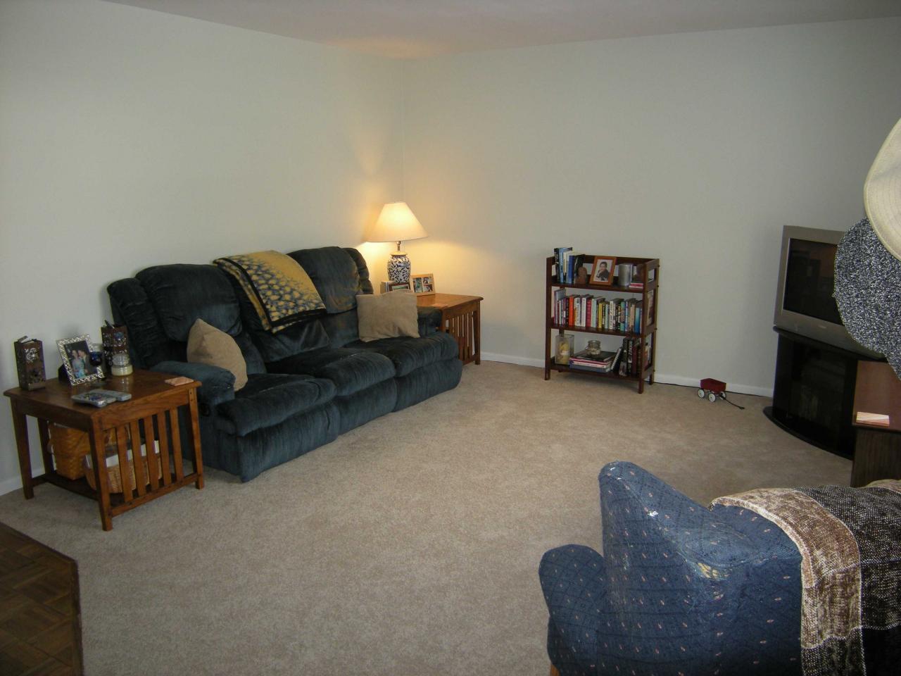 3090 Woodway Road Roanoke, VA 24014 - Photo 4 of 18 2nd View Living Room