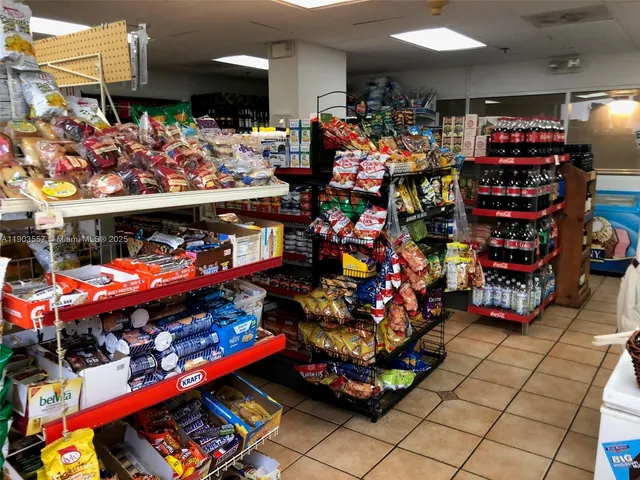 $5,500 | 540 Brickell Key Drive, Unit 1427, Miami, FL 33131