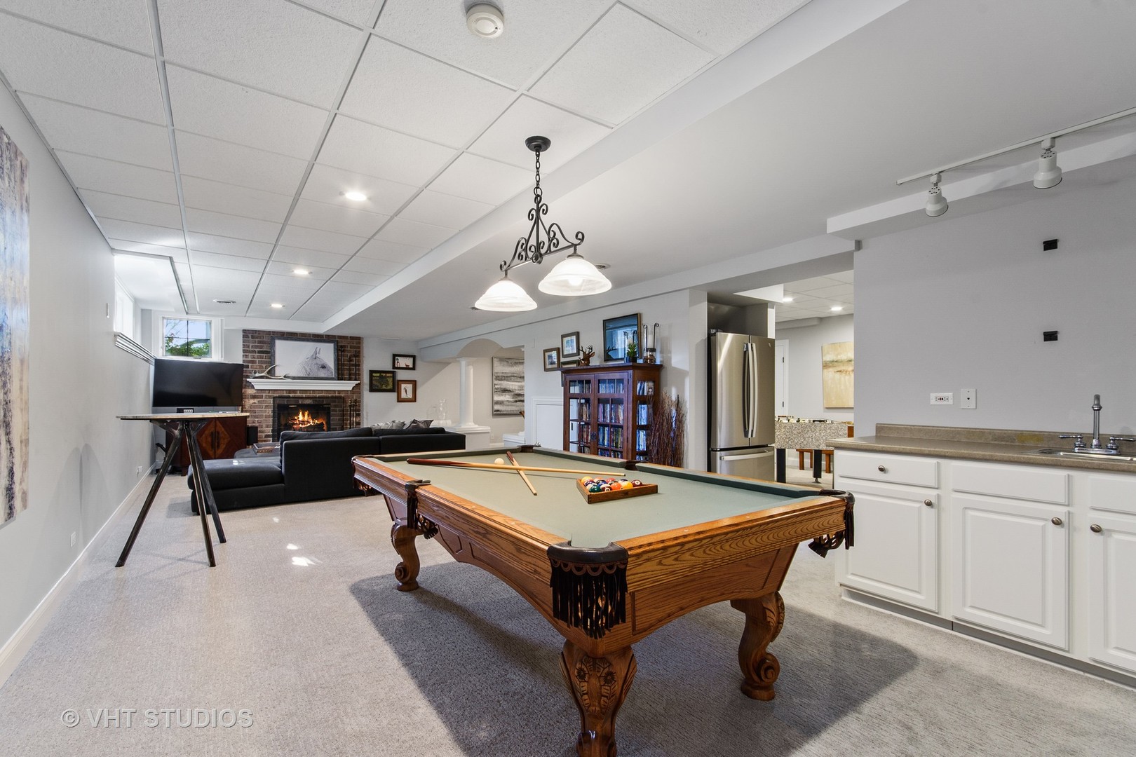975 Prairie Hill Court Cary, IL 60013 - Photo 23 of 32 a living room with stainless steel furniture kitchen table and chairs
