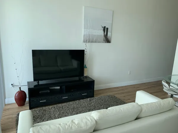 $370,000 | 2200 Northeast 4th Avenue, Unit 805, Miami, FL 33137