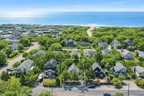 $2,600,000 | 33 Agnew Avenue, Montauk, NY 11954