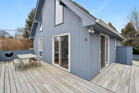 $2,600,000 | 33 Agnew Avenue, Montauk, NY 11954