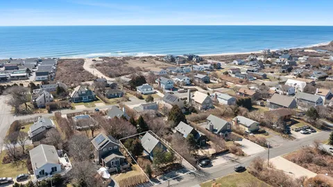 $2,600,000 | 33 Agnew Avenue, Montauk, NY 11954