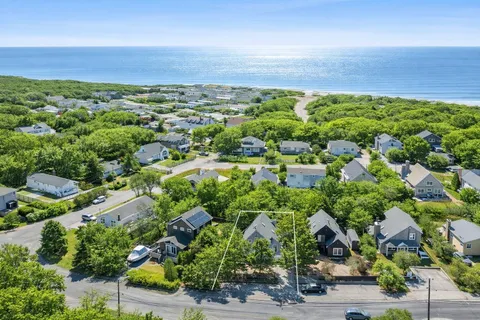 $2,600,000 | 33 Agnew Avenue, Montauk, NY 11954