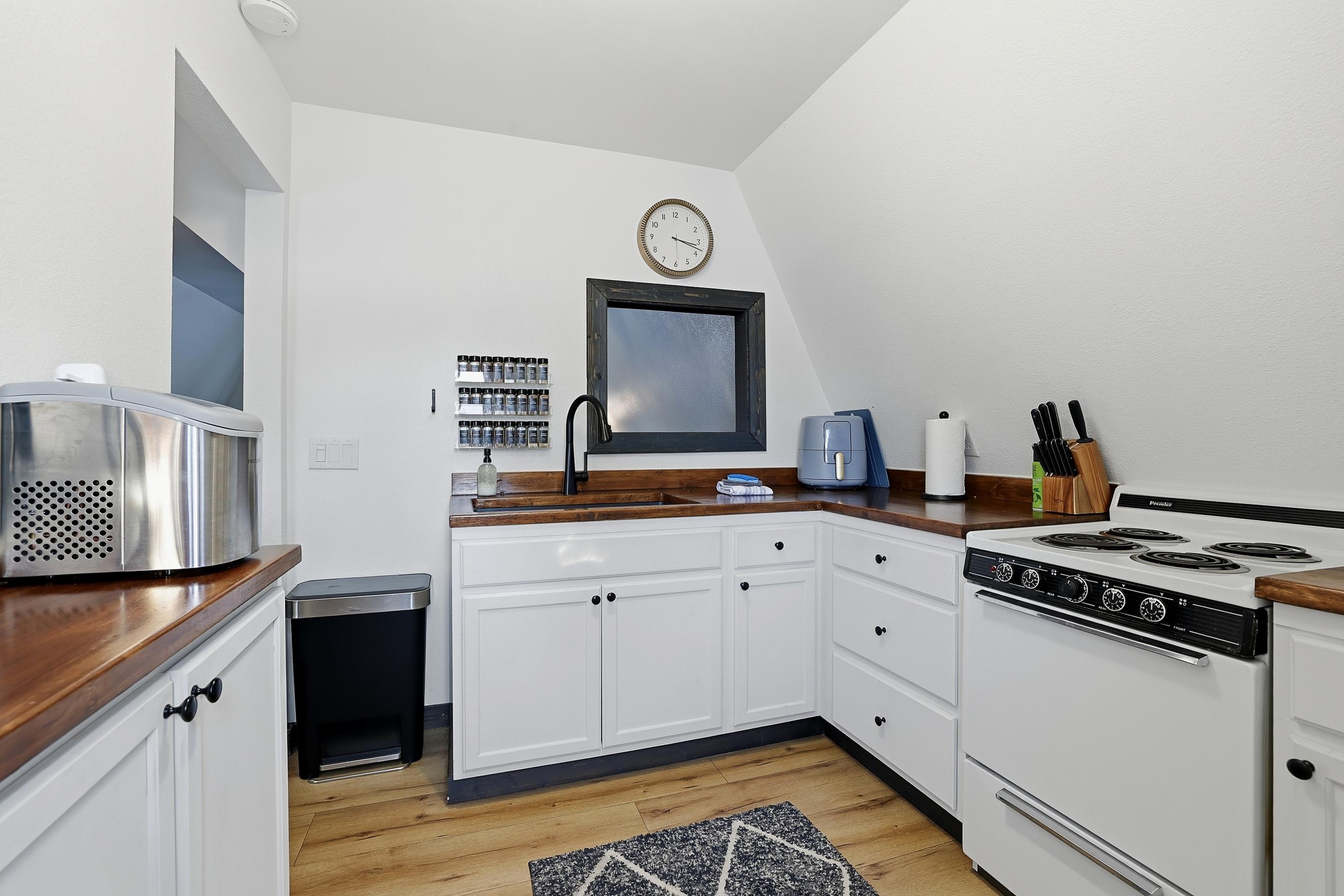 2418 Ridgewood Drive Friendship, WI 53934 - Photo 5 of 34