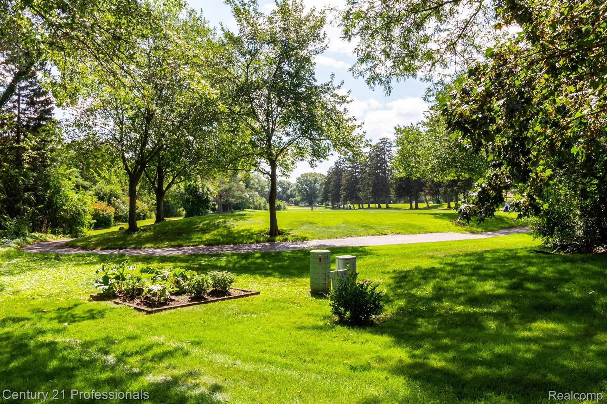 778 Lockmoore Court Rochester, MI 48307 - Photo 47 of 62 Gallery Image 47